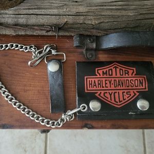 Harley Davidson Vintage Leather Tri-Fold Wallet with Chain